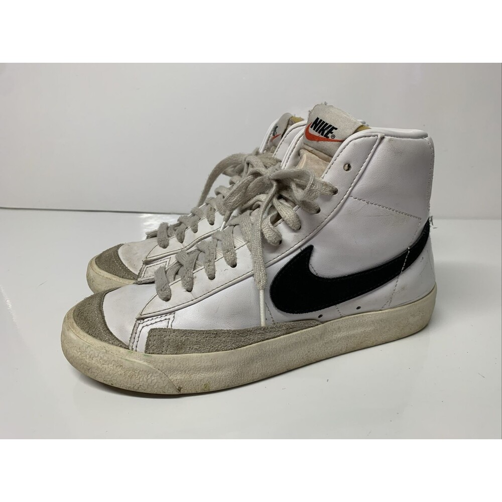 Nike Blazer Mid '77 Vintage Women's Size 8 / 39 Sneakers White Black